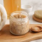 Cómo hacer un exfoliante casero para cuidar la piel en casa